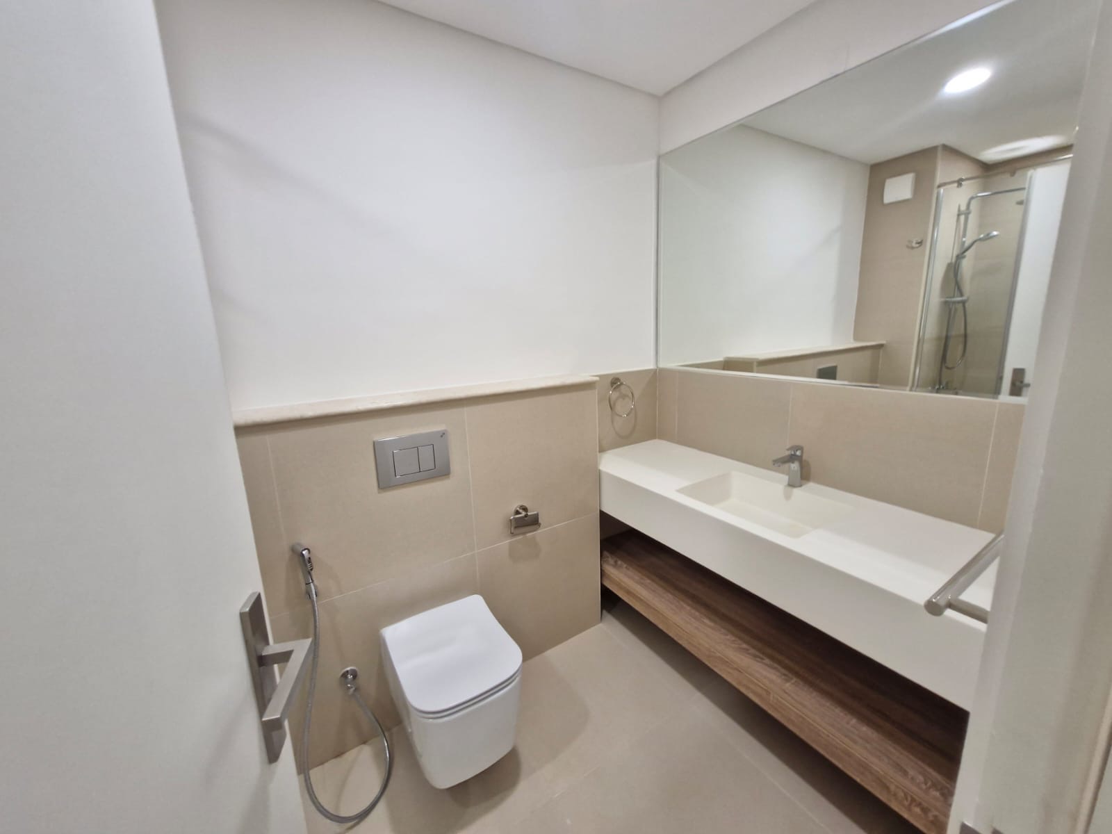 🏡 *Luxury Villa in Sedra – Roshn*   ✨ 300 m² Modern Villa | Elegance Meets Functionality     